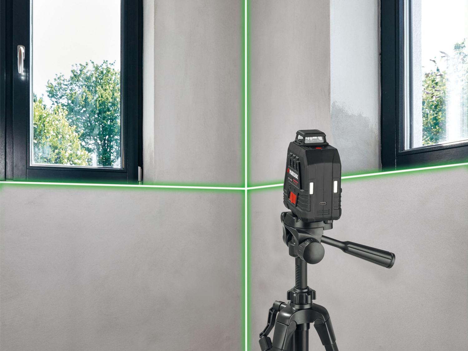 Livella laser a croce ricaricabile con treppiede Parkside, prezzo 49.00 € ...