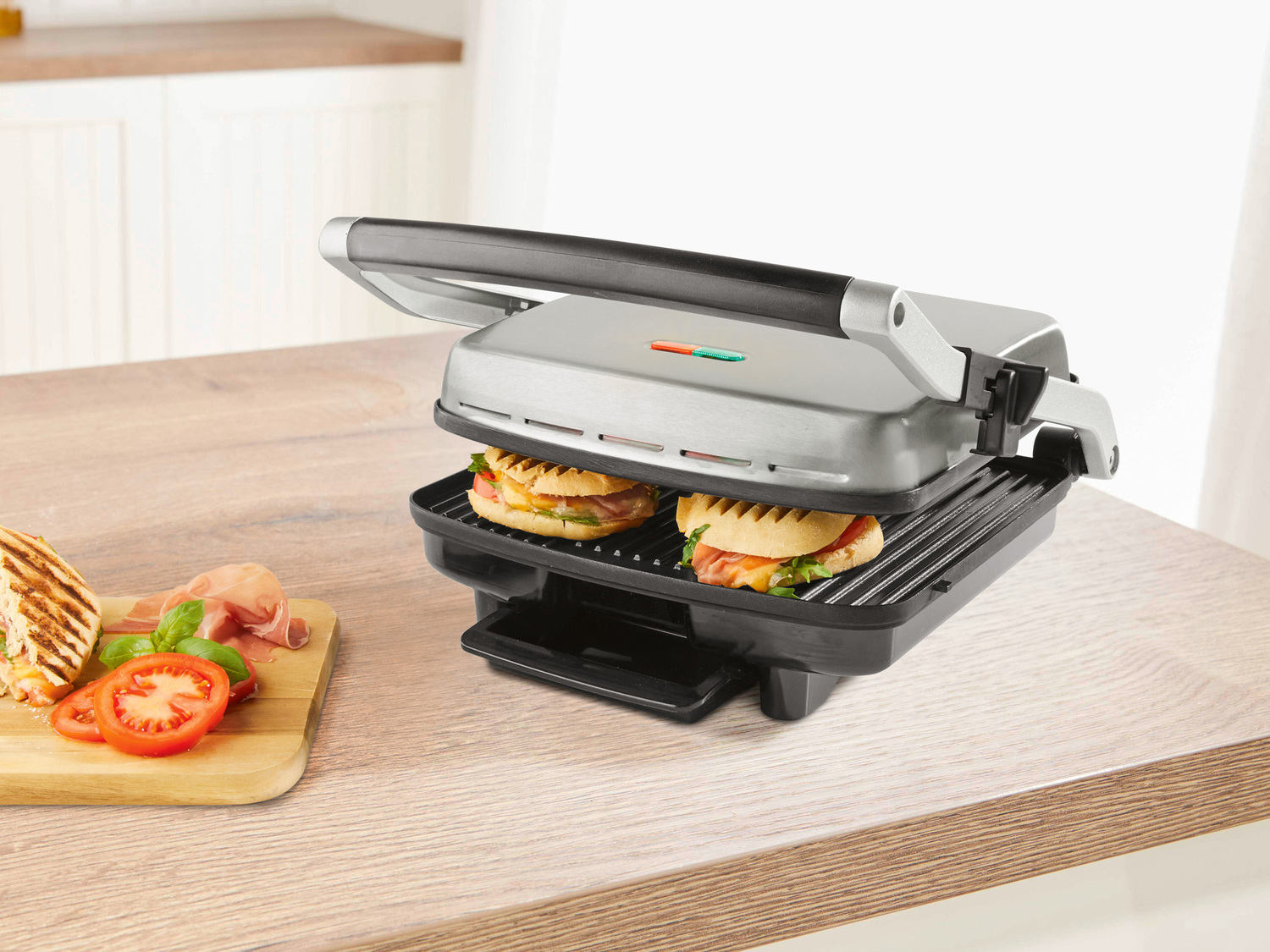 Piastra elettrica Silvercrest Kitchen Tools, prezzo 39.99 €
- Per tostare ...