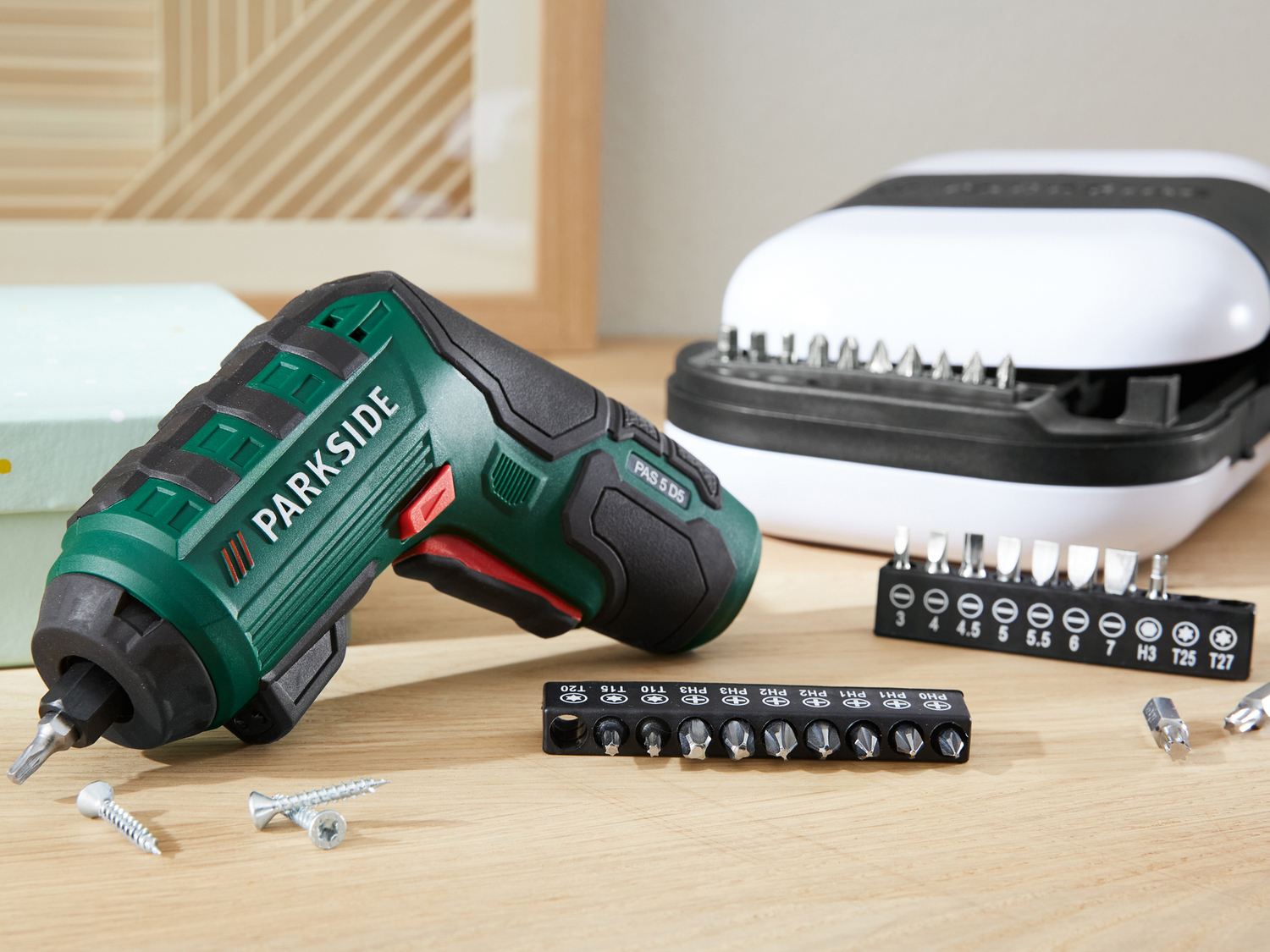 Avvitatore ricaricabile Parkside, prezzo 19.99 €
- Luci da lavoro integrate
- ...
