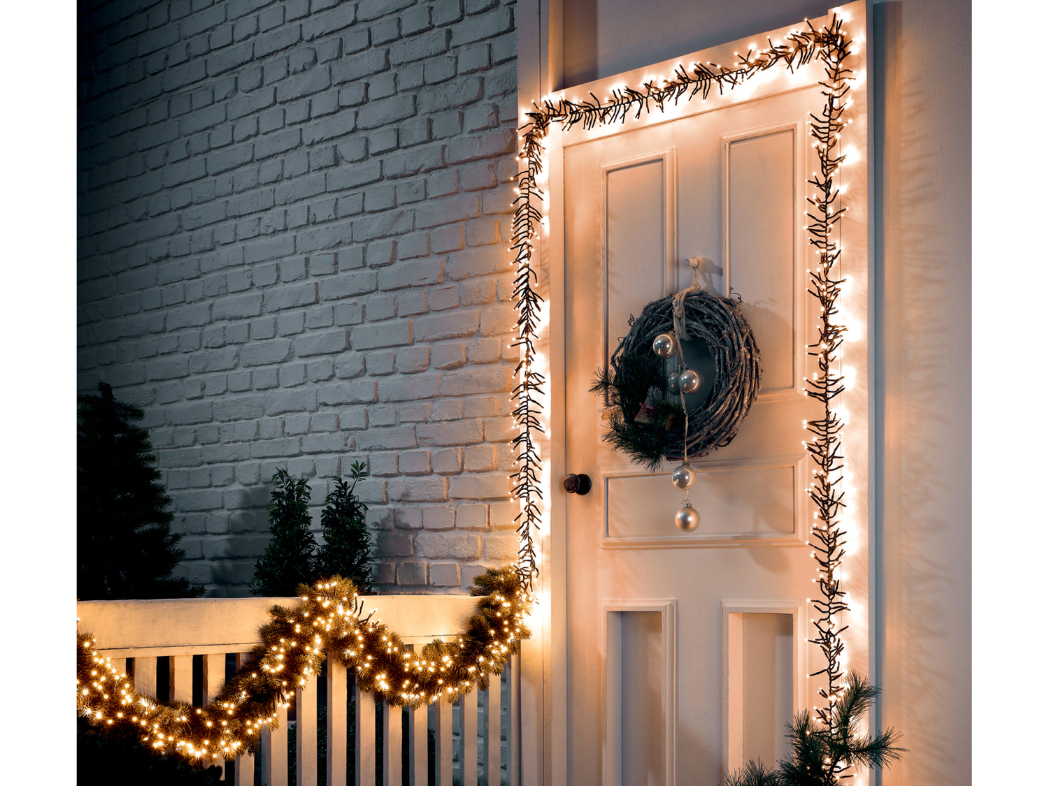 Catena luminosa 580 LED Livarno, prezzo 19.99 €
- Per ambienti interni ...