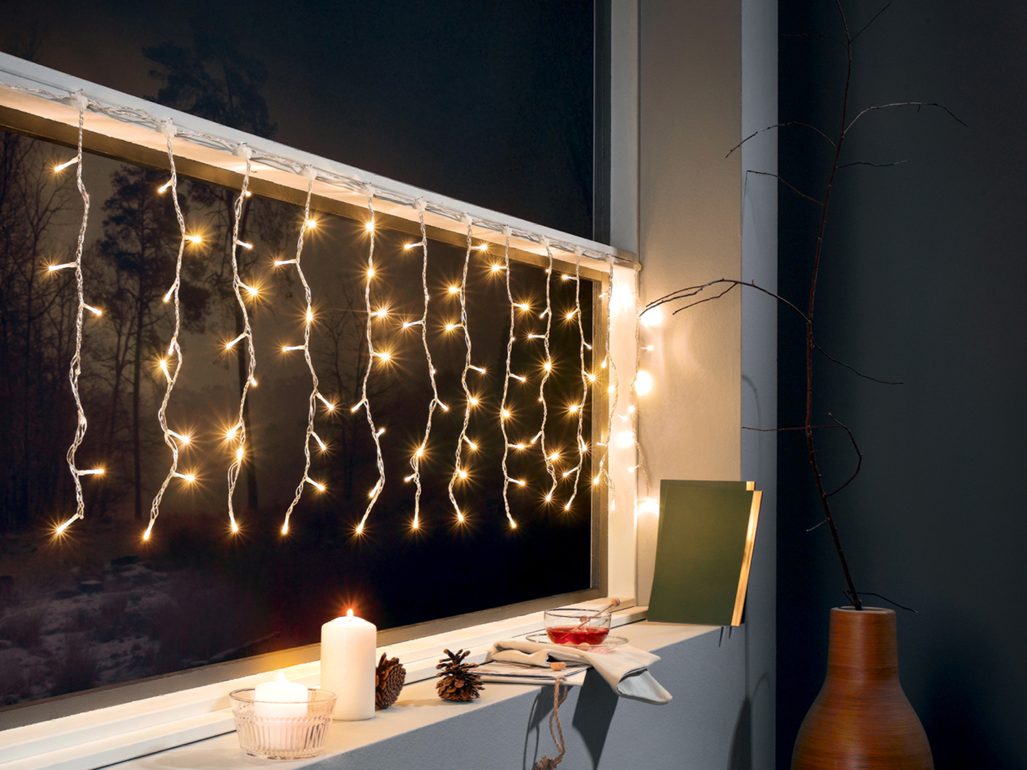 Tenda o rete luminosa a LED Livarno, prezzo 12.99 €
- Per ambienti interni ...