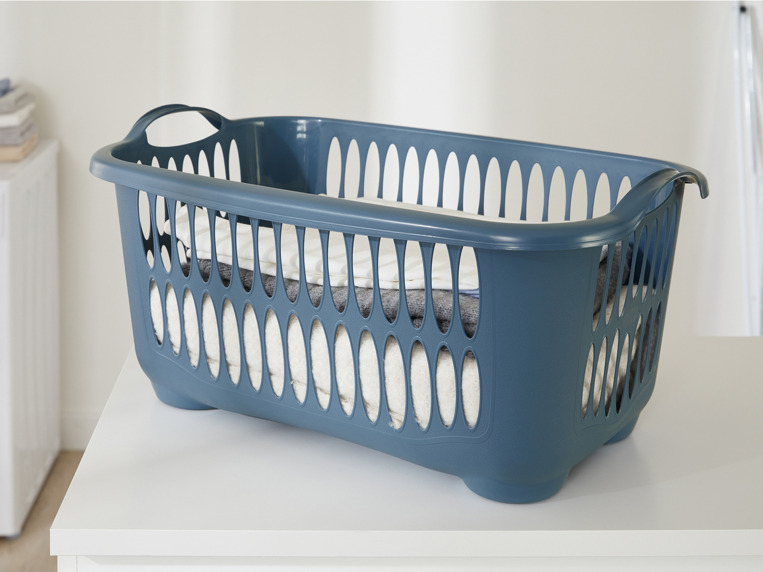 Cesto o bacinella portabiancheria AquaPur, prezzo 4.99 €
34 L
- 59 x ...