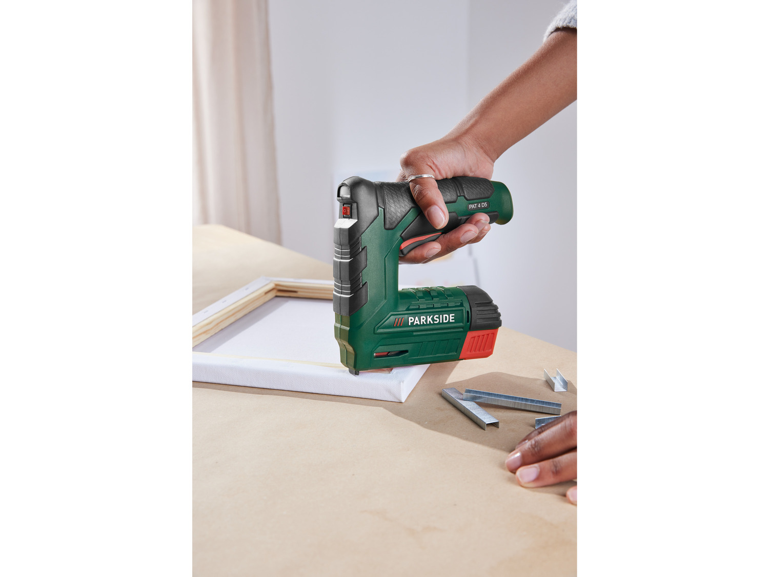 Pistola sparapunti ricaricabile Parkside, prezzo 19.99 €
- Per graffe da 4–12 ...