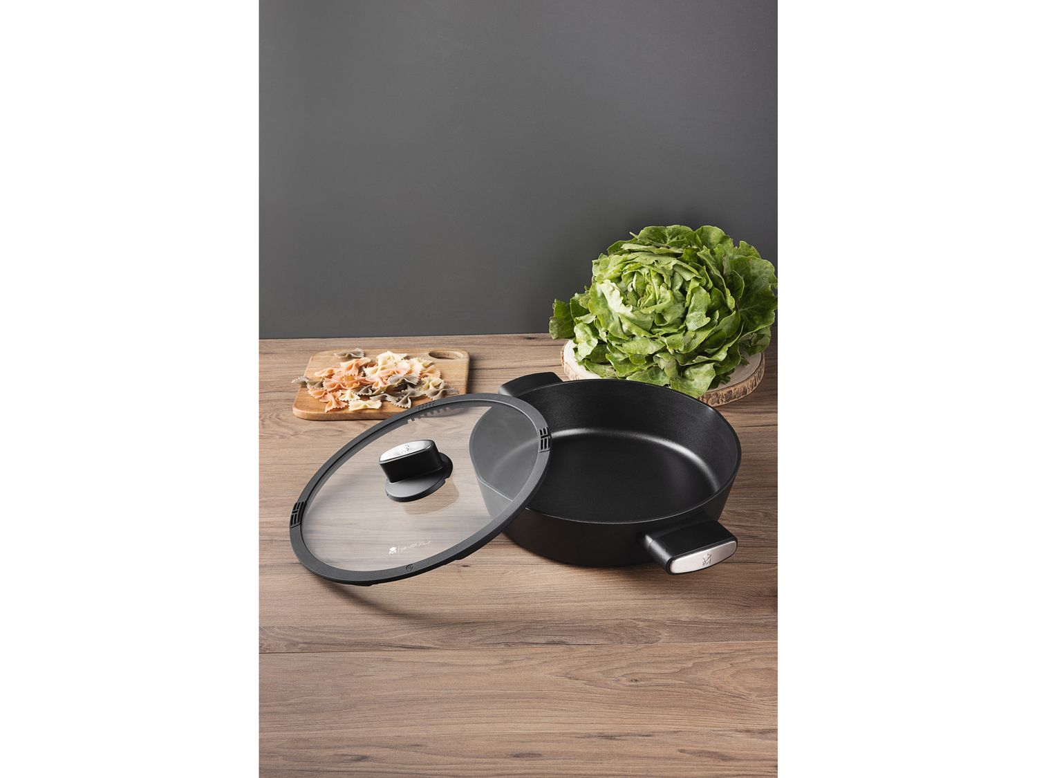 Tegame con coperchio in vetro Masterpro, prezzo 39.99 €
Ø 28 cm
- Per ...
