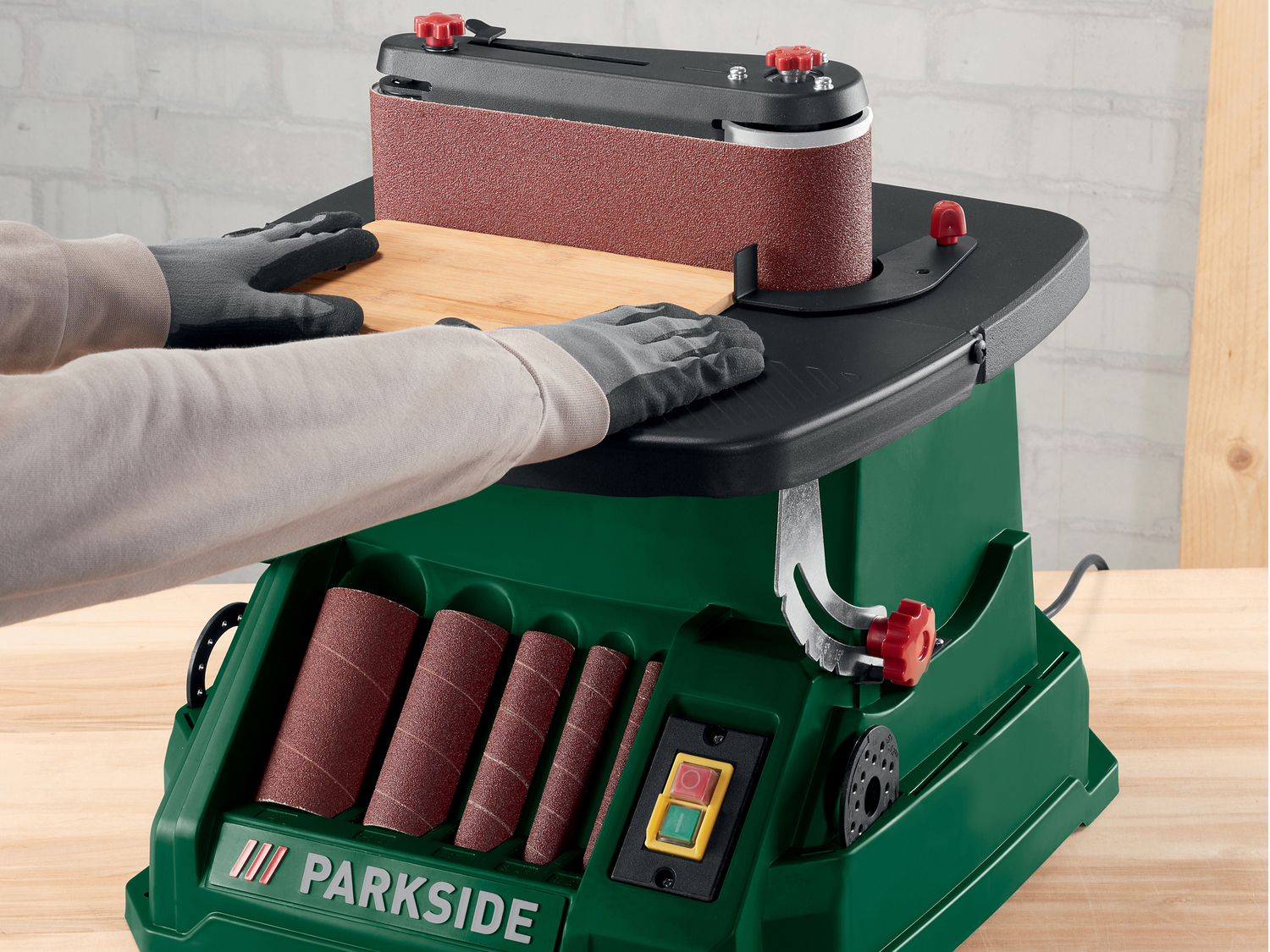 Smerigliatrice a mandrino oscillante Parkside, prezzo 199.00 &#8364; 
- Con ...