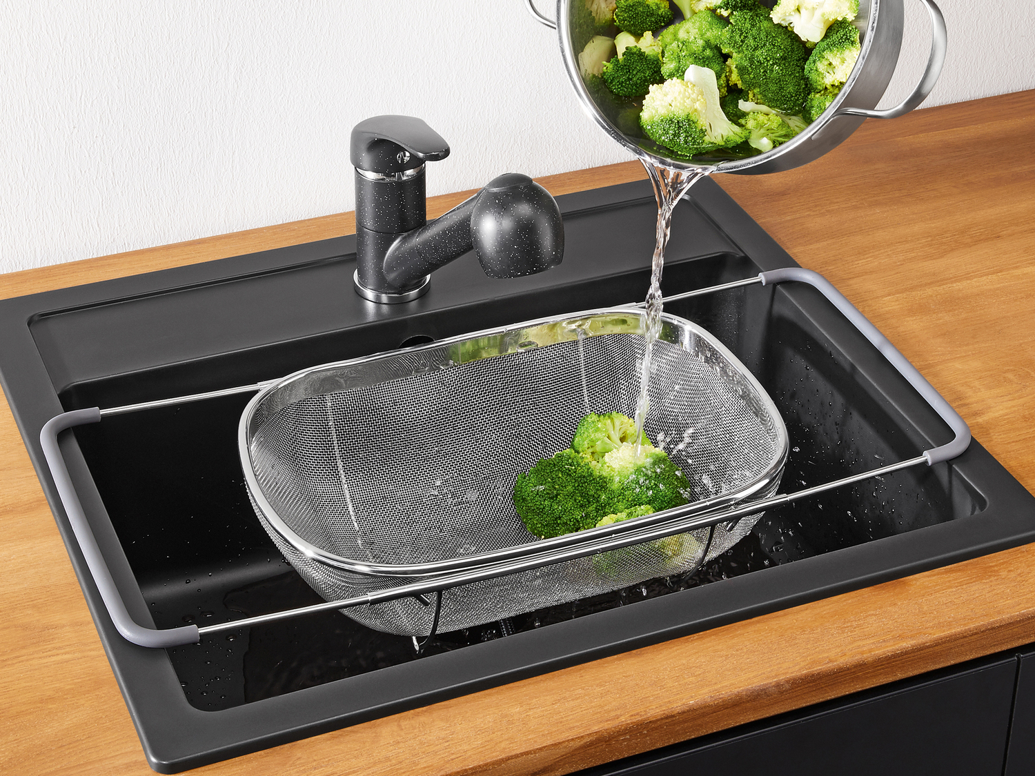 Scolatutto estensibile da lavello Ernesto, prezzo 8.99 €
- In acciaio ...