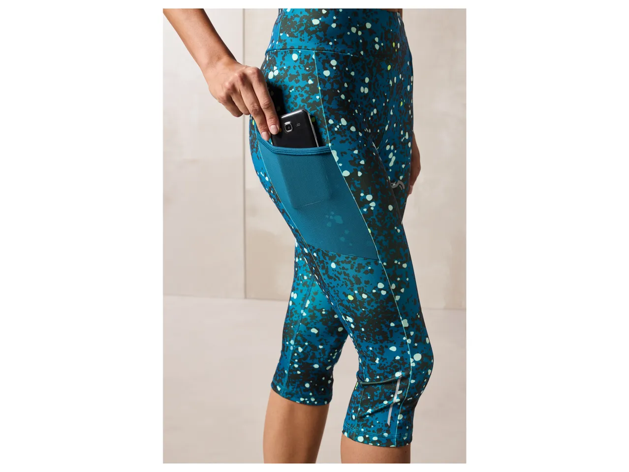 Pantaloni sportivi capri da donna , prezzo 4.99 EUR