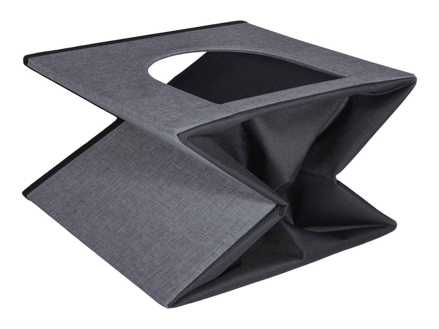 Pouf con cuccia per gatti Zoofari, prezzo 12.99 €
- 37,5 x 38 x 37,5 ...