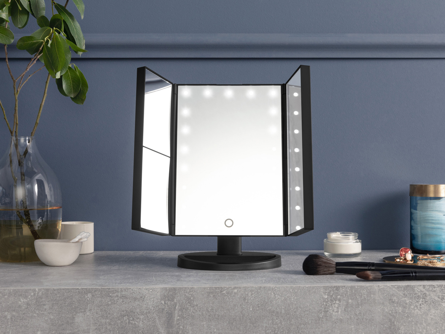 Specchio a LED per il trucco Miomare, prezzo 19.99 €
- Specchio con LED ...