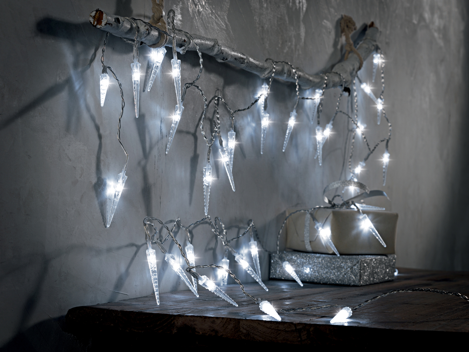Catena luminosa decorativa Melinera, prezzo 7.99 €
- Per interni ed esterni
- ...