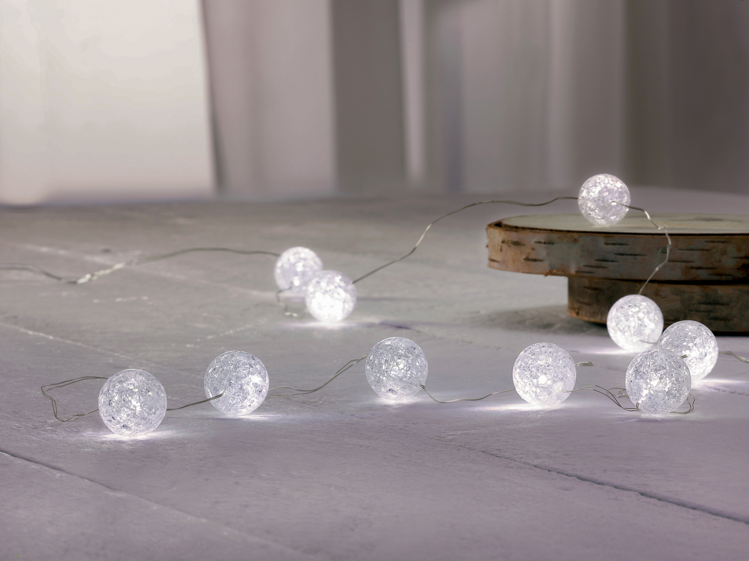 Decorazione natalizia a LED Melinera, prezzo 3.99 €
- Luce bianca calda o fredda
- ...