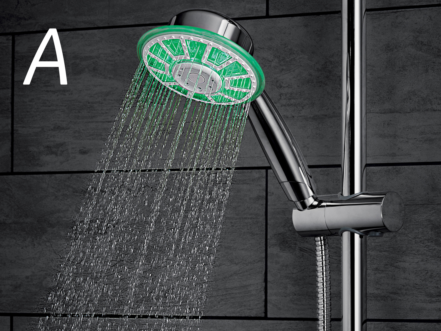 Doccetta a LED Miomare, prezzo 9.99 €
- 6 LED e corpo cromato con ugelli ...