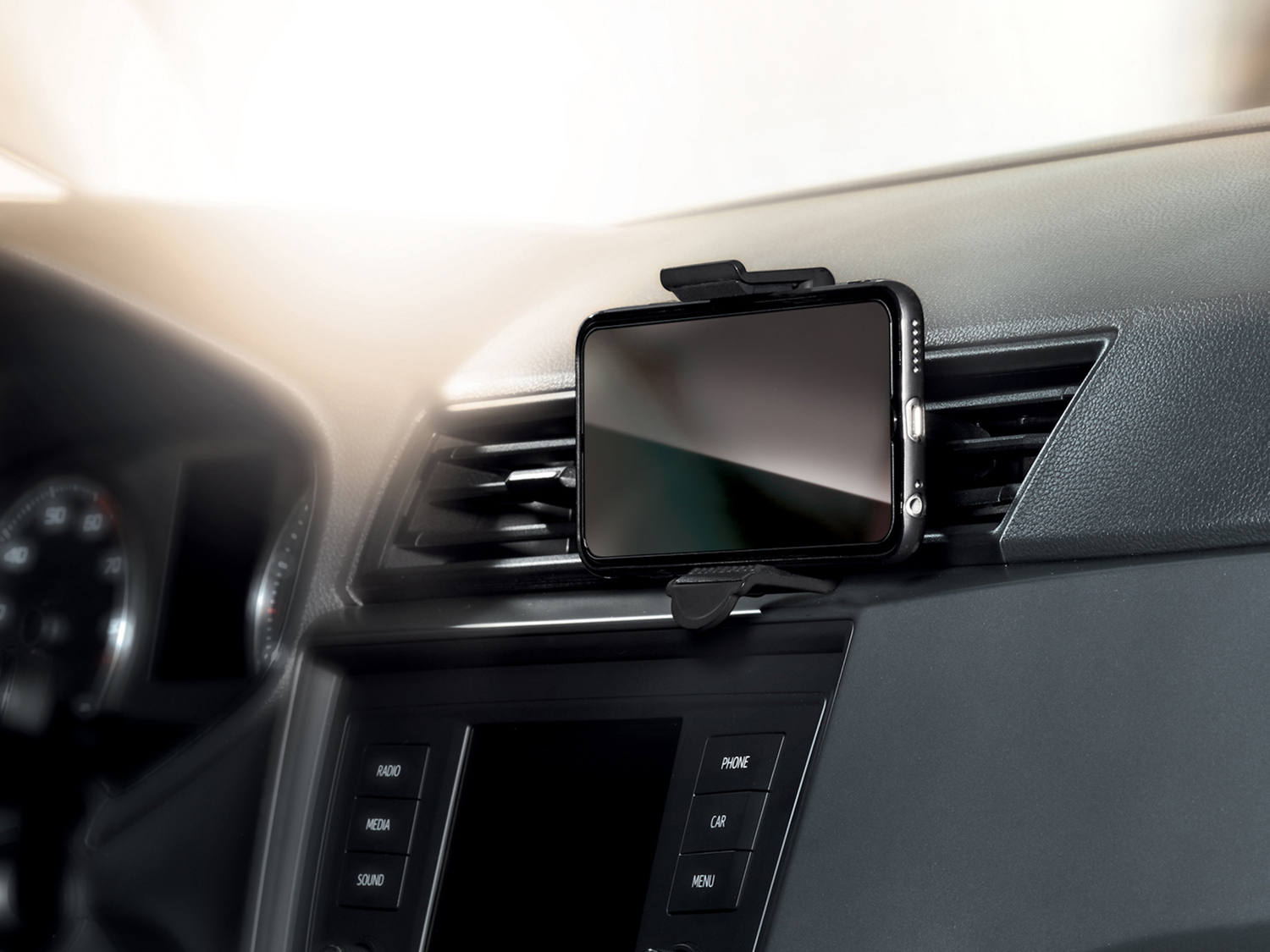 Portacellulare per auto Ultimate Speed, prezzo 4.99 €
- Girevole a 360°
Caratteristiche
- ...