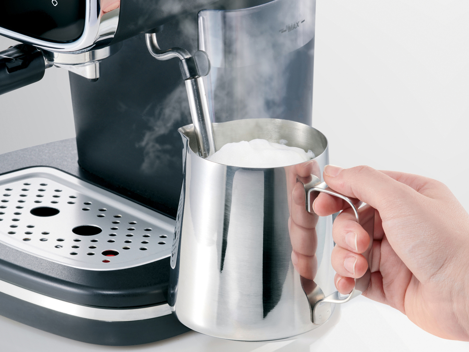 Macchina per caffè espresso Silvercrest Kitchen Tools, prezzo 59.00 €
- Con ...