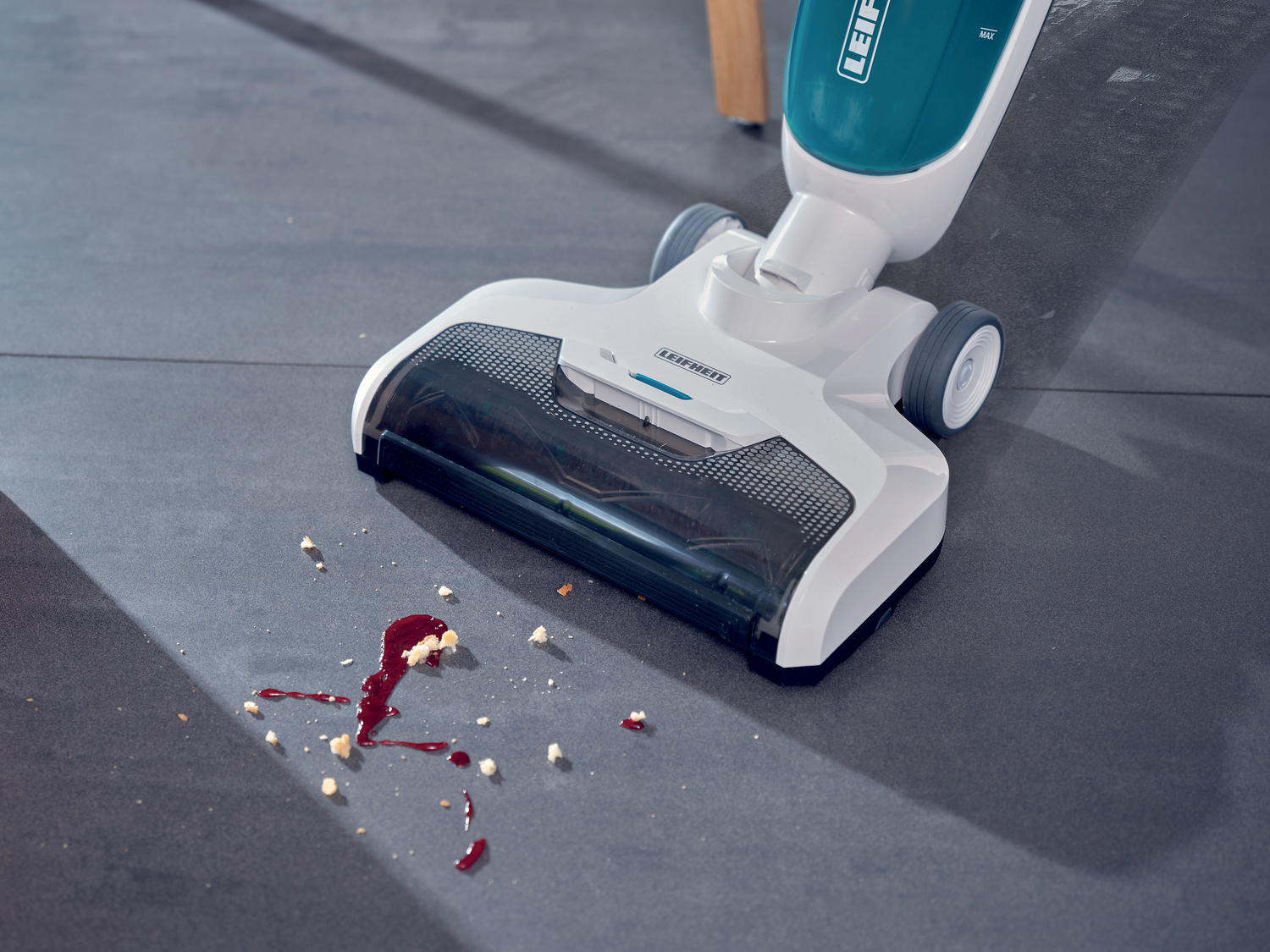 Lavasciuga pavimenti a batteria Leifheit, prezzo 199.00 €
- Sistema a due serbatoi: ...