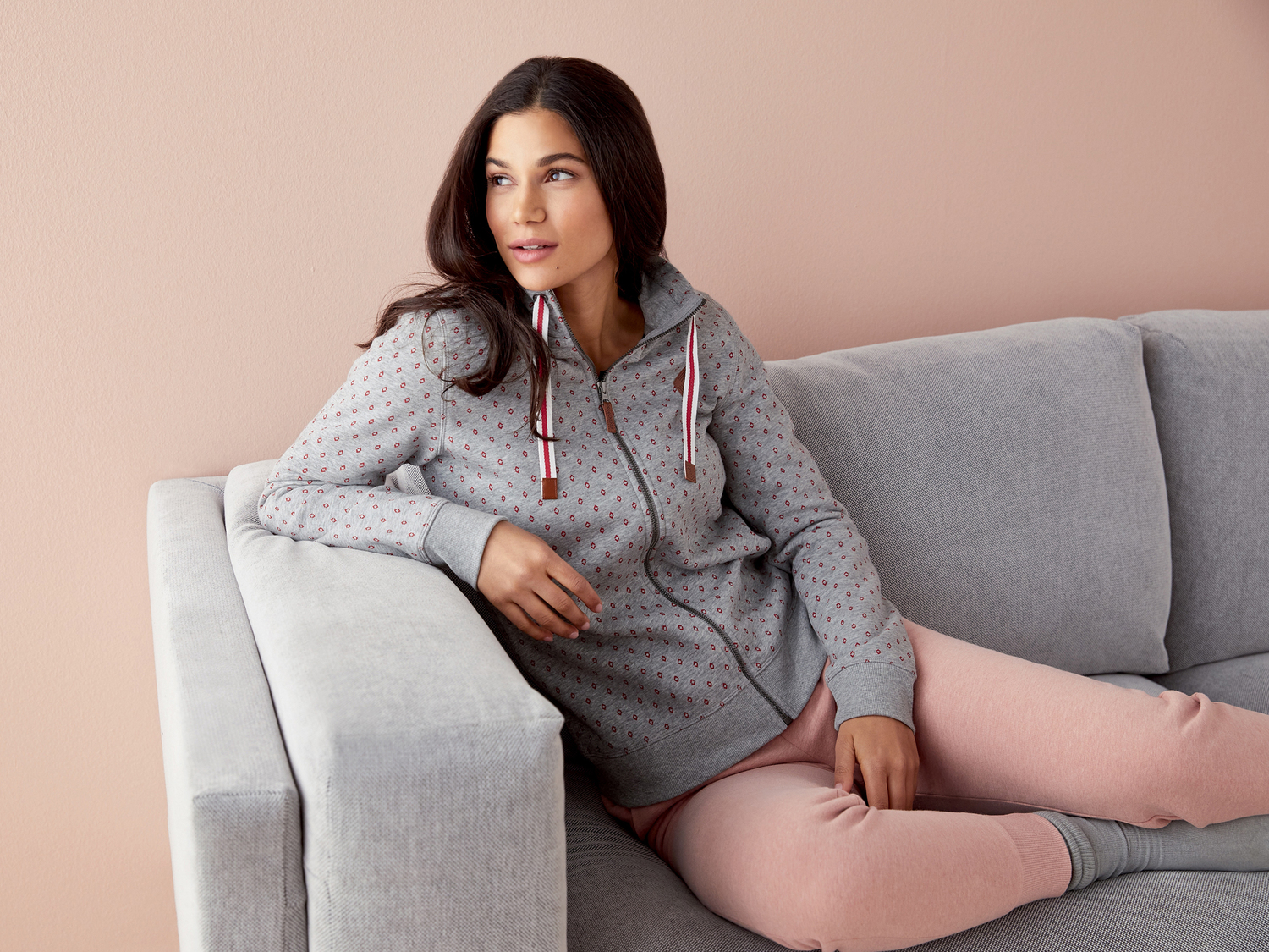 Felpa da donna Esmara, prezzo 12.99 €
Misure: S-L
Taglie disponibili
Caratteristiche
- ...