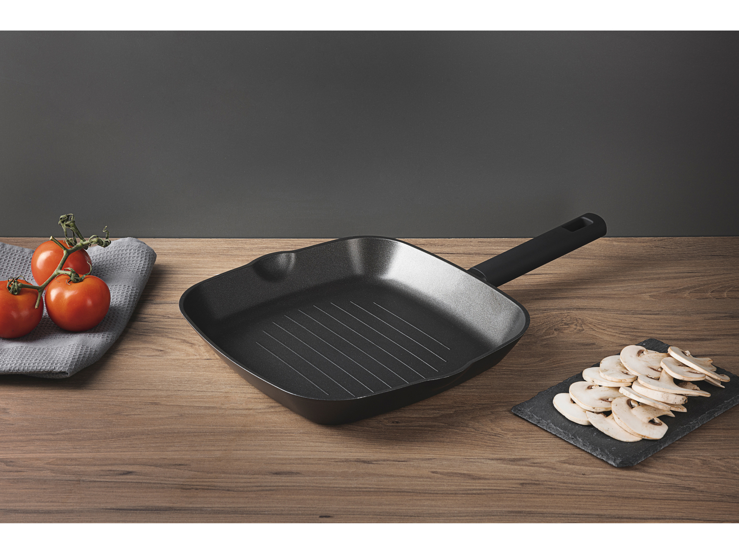 Bistecchiera Masterpro, prezzo 24.99 €
28 x 28 cm
- Doppio beccuccio
- ...