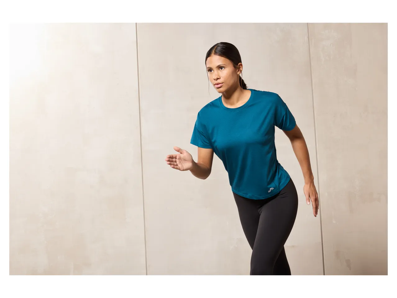 T-shirt sportiva da donna , prezzo 4.99 EUR