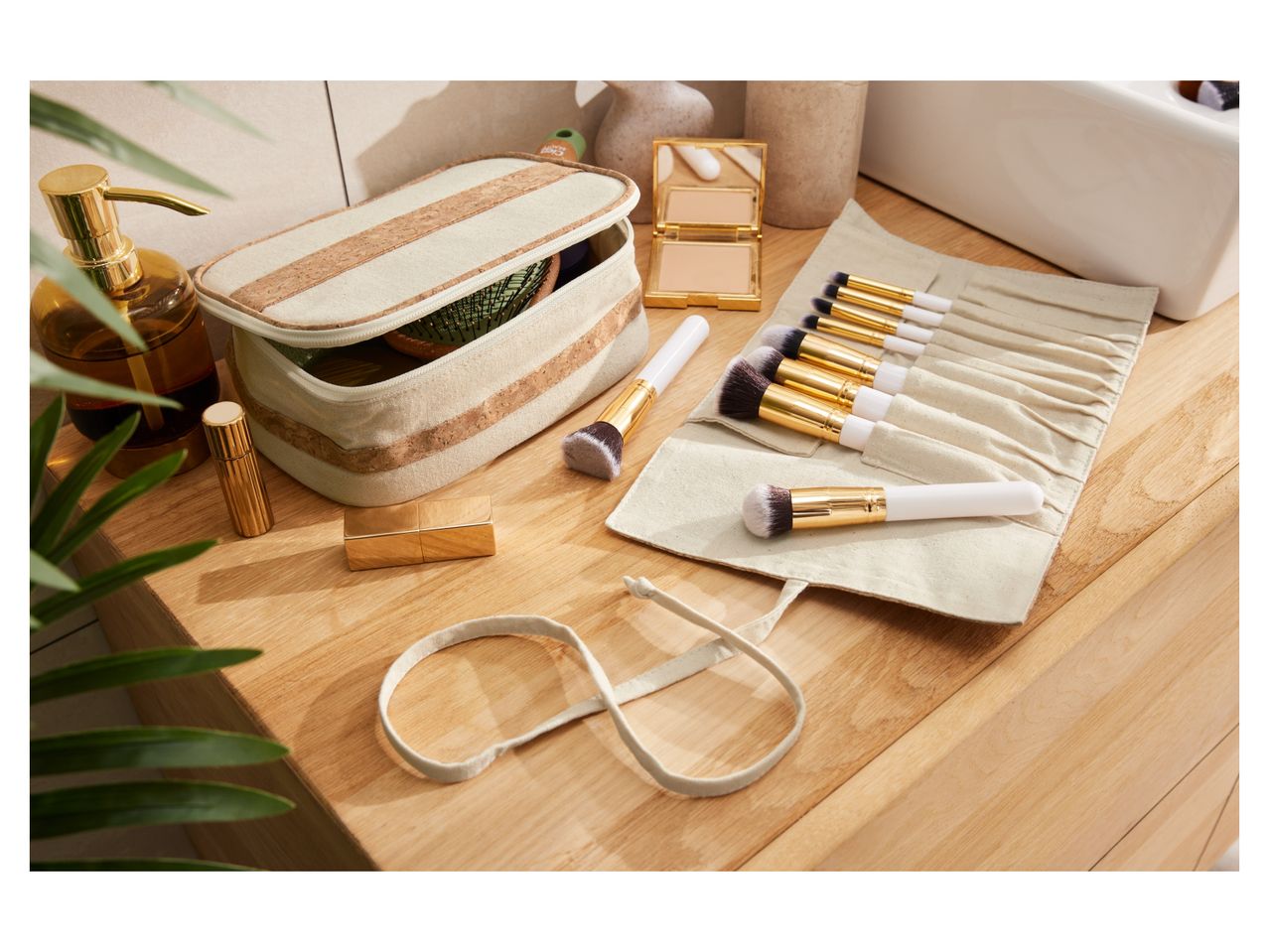 Organizer per pennelli o beauty case , prezzo 4.99 EUR