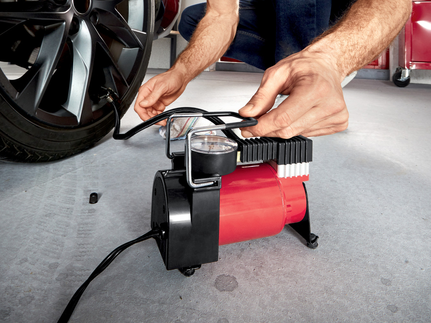 Mini compressore Ultimate Speed, prezzo 12.99 &#8364; 
- Funzionamento tramite ...