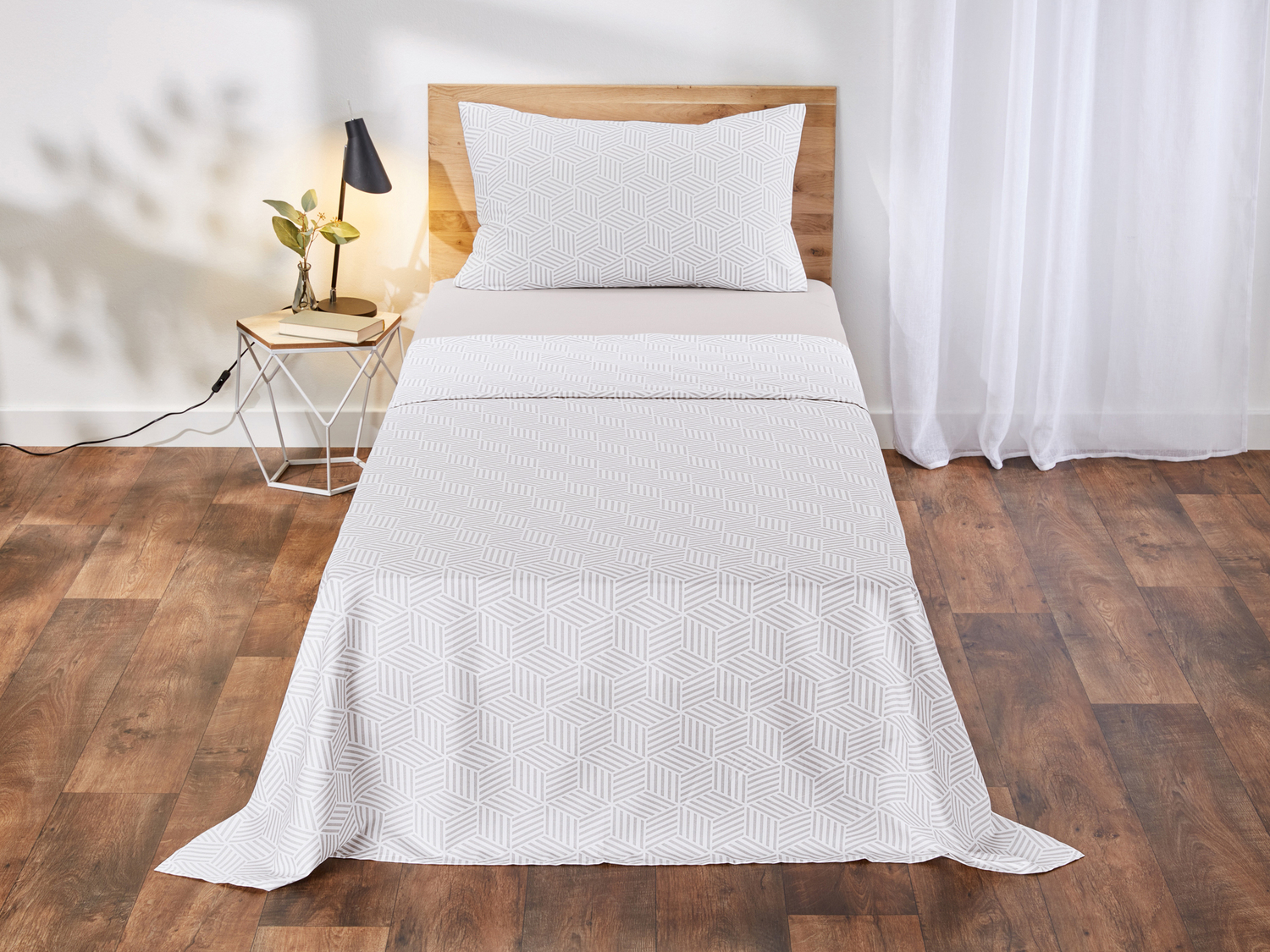 Completo lenzuola singole Meradiso, prezzo 14.99 €
- Lenzuolo con angoli: 90-100 ...