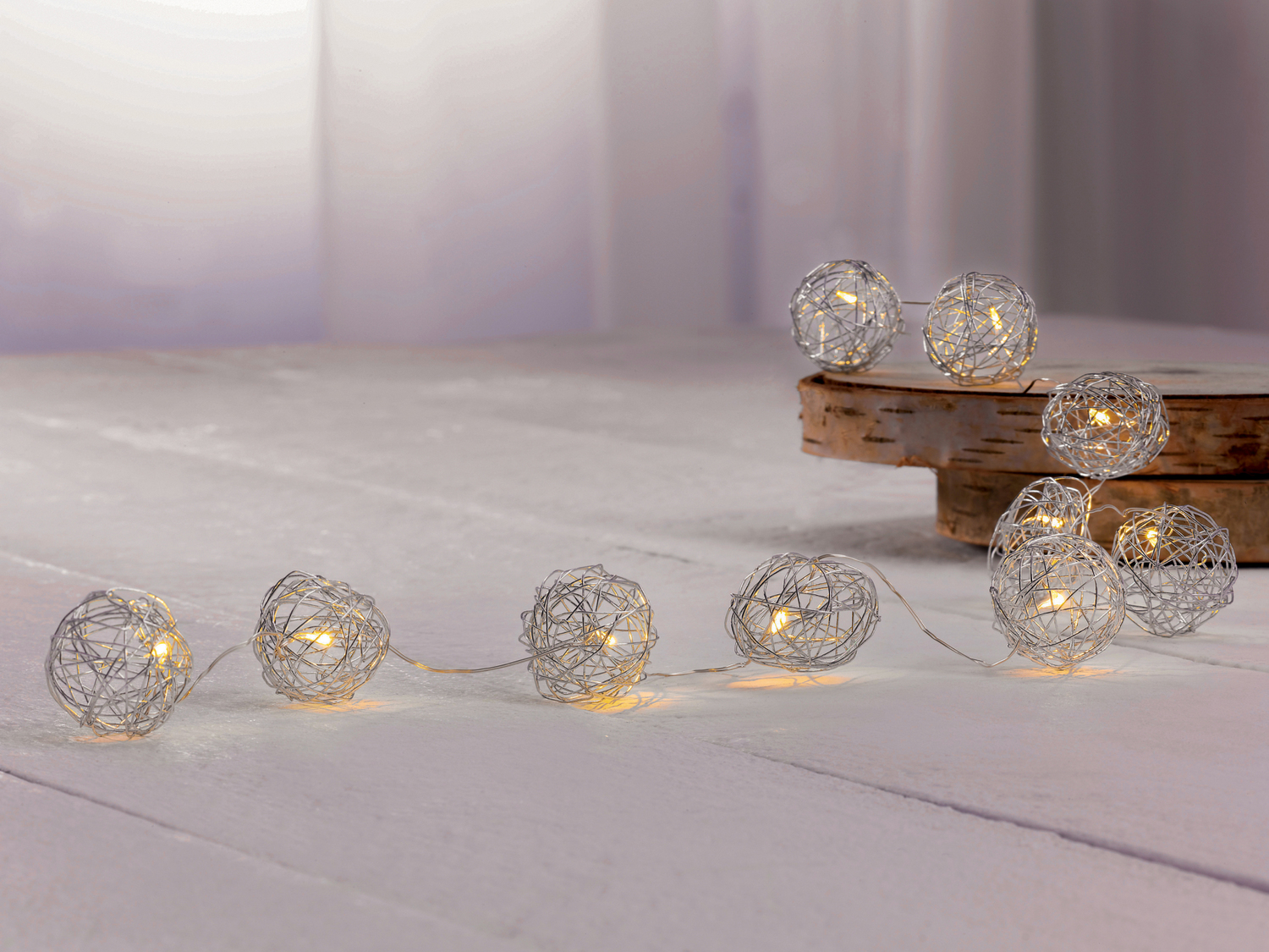 Decorazione natalizia a LED Melinera, prezzo 3.99 €
- Luce bianca calda o fredda
- ...