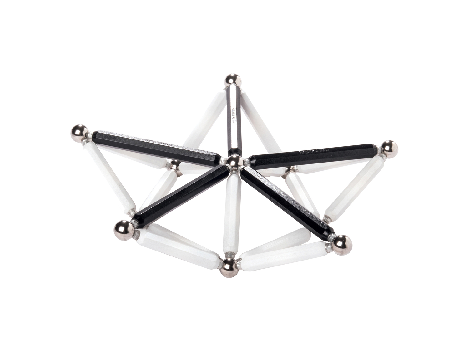 Costruzioni magnetiche Playtive Junior, prezzo 9.99 €
- Stimola la destrezza ...