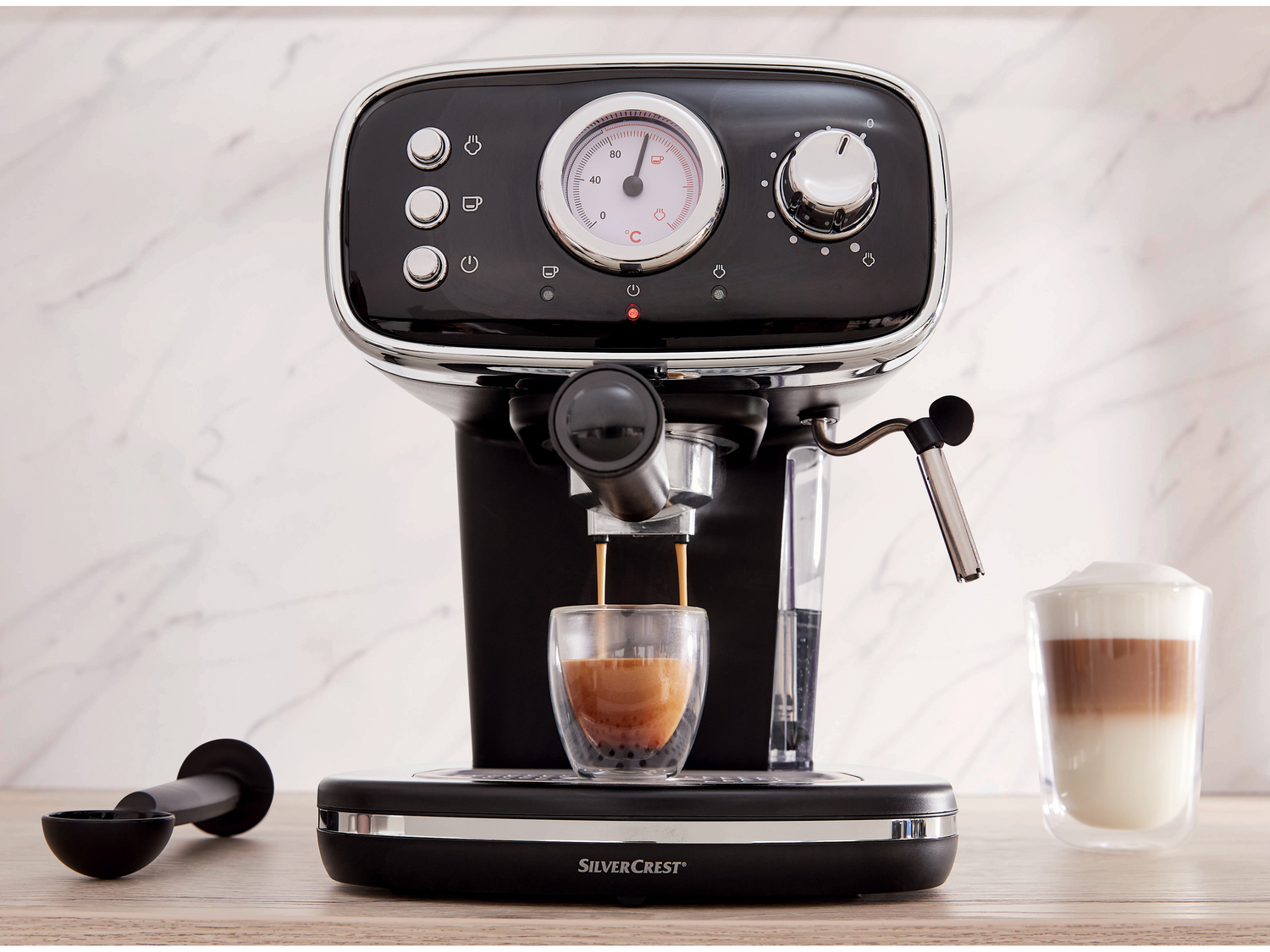 Macchina per caffè espresso Silvercrest Kitchen Tools, prezzo 59.00 €
- Con ...