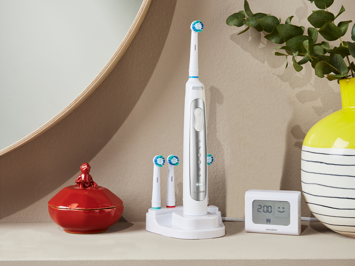 Spazzolino da denti elettrico Nevadent, prezzo 39.99 €
- Timer da 2 minuti ...