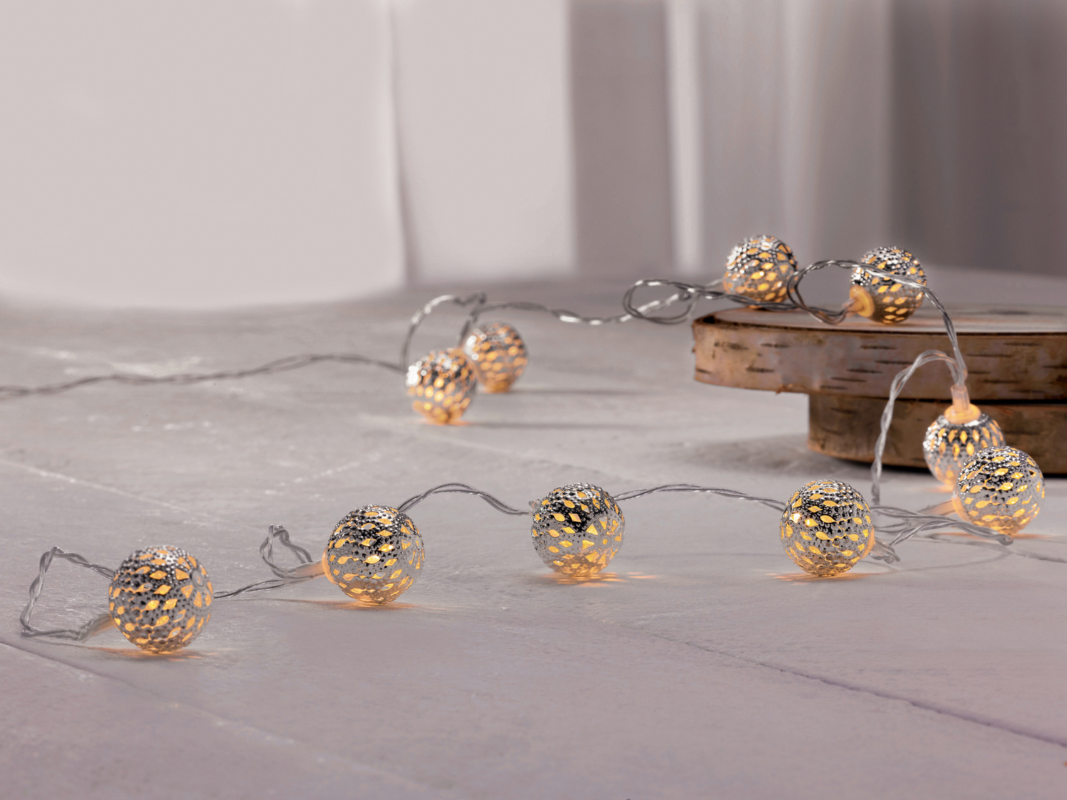Decorazione natalizia a LED Melinera, prezzo 3.99 €
- Luce bianca calda o fredda
- ...