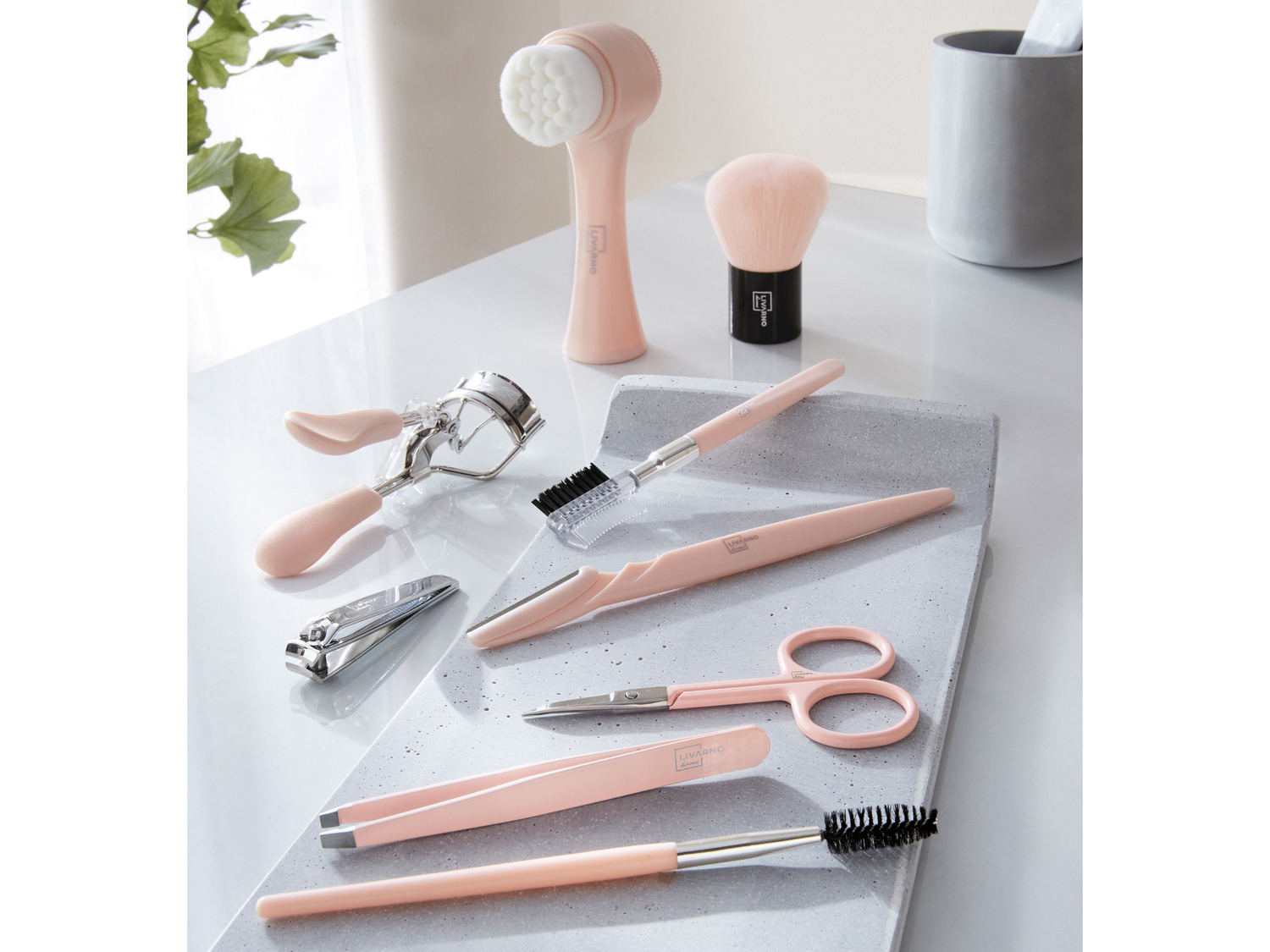 Accessori per manicure e cosmetica Livarno, prezzo 1.99 €
1, 2 o 3 pezzi ...